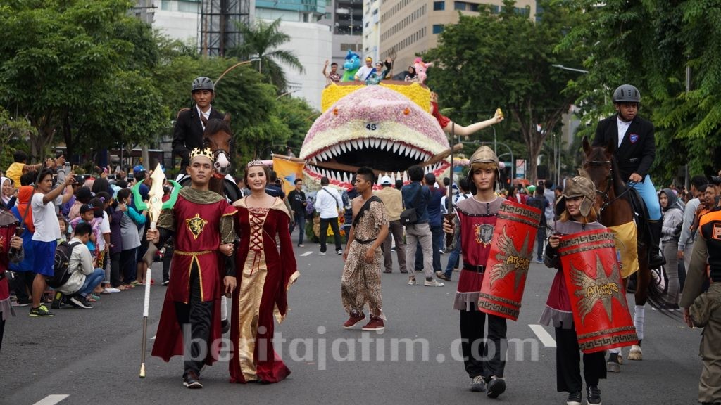 Pawai Budaya Jadi Ajang Swafoto Masyarakat Surabaya