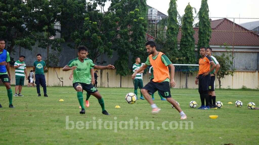 Persebaya Antisipasi Pemain Persib Ini
