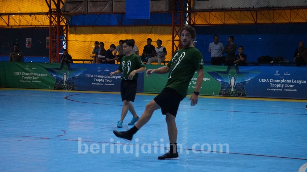 Carles Puyol Belum Ingin Latih Timnas Indonesia
