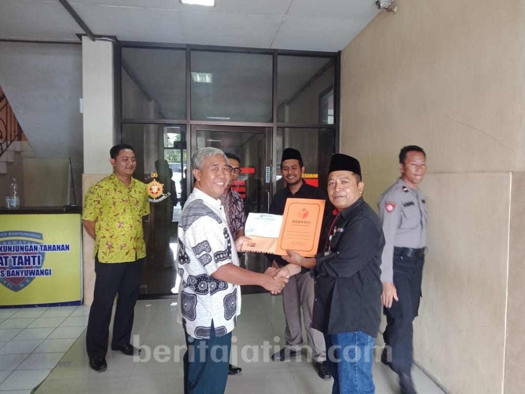 Bawaslu Banyuwangi Limpahkan Berkas Perusakan APK ke Polres