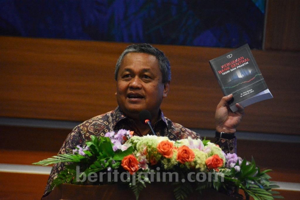 Paparkan Prospek Ekonomi Indonesia, Gubernur BI Beri Kuliah Tamu di UNAIR