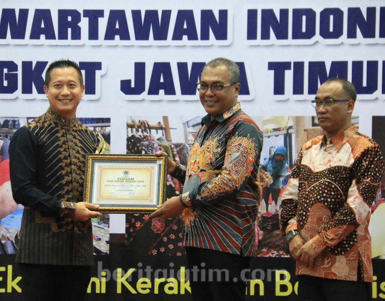 Kapolres Jember Terima PWI Award - beritajatim.com