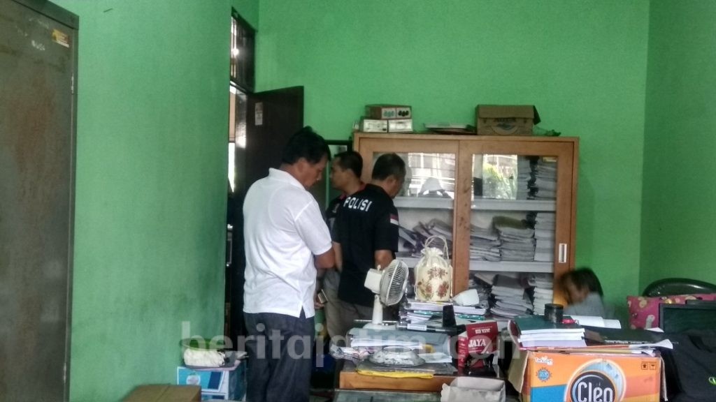 Terekam CCTV, Kawanan Pelaku Pencurian di SMKN 1 Pungging Beraksi 30 Menit