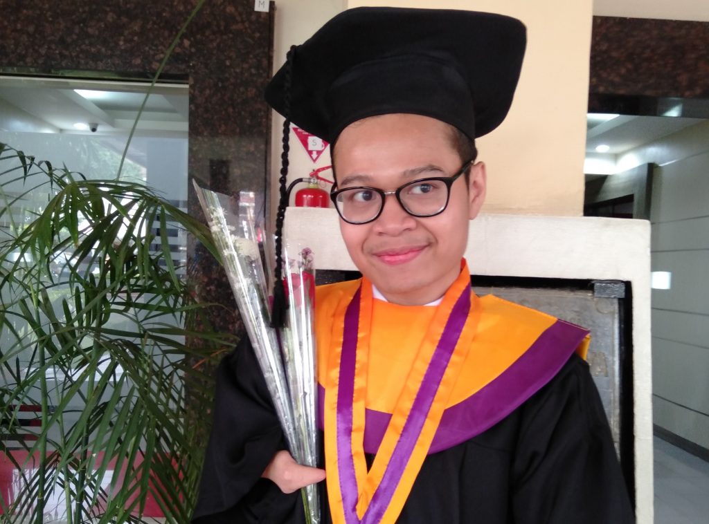 Diolok Anak Setan, Umar Malah jadi Mahasiswa Difabel Berprestasi