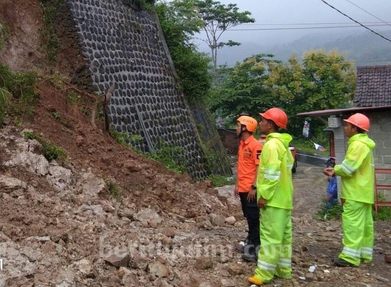 Longsor di Magetan Nyaris Timpa Rumah Warga