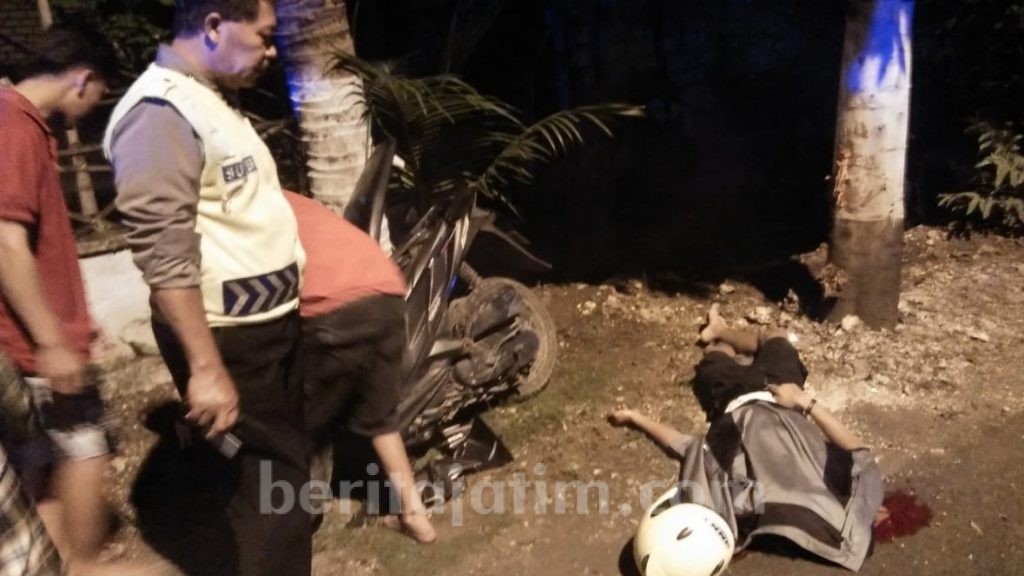 Jalan Lurus di Tikungan, Pemuda Ini Tewas Tabrak Pohon