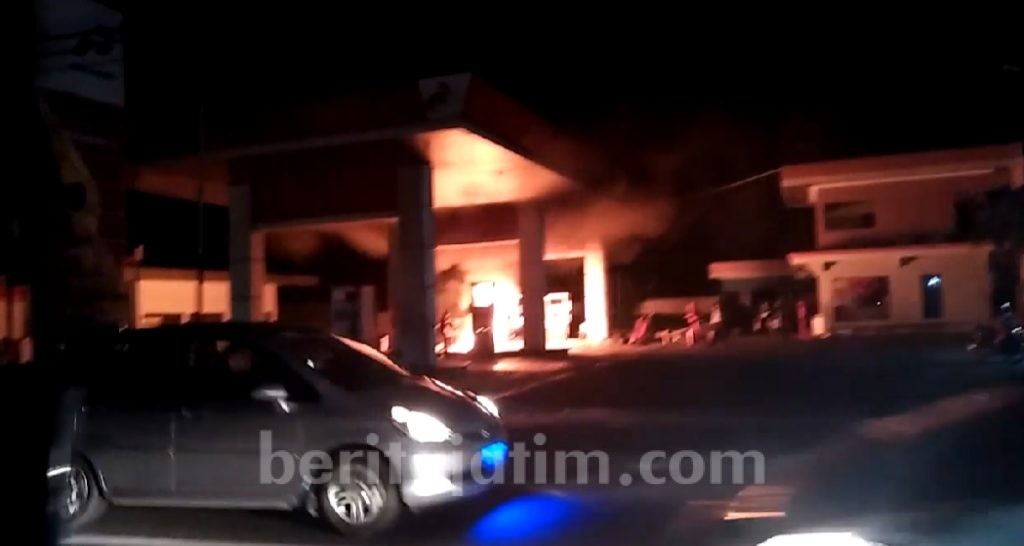 SPBU Ngebrak Kediri Terbakar, Petugas dan Pelanggan Semburat