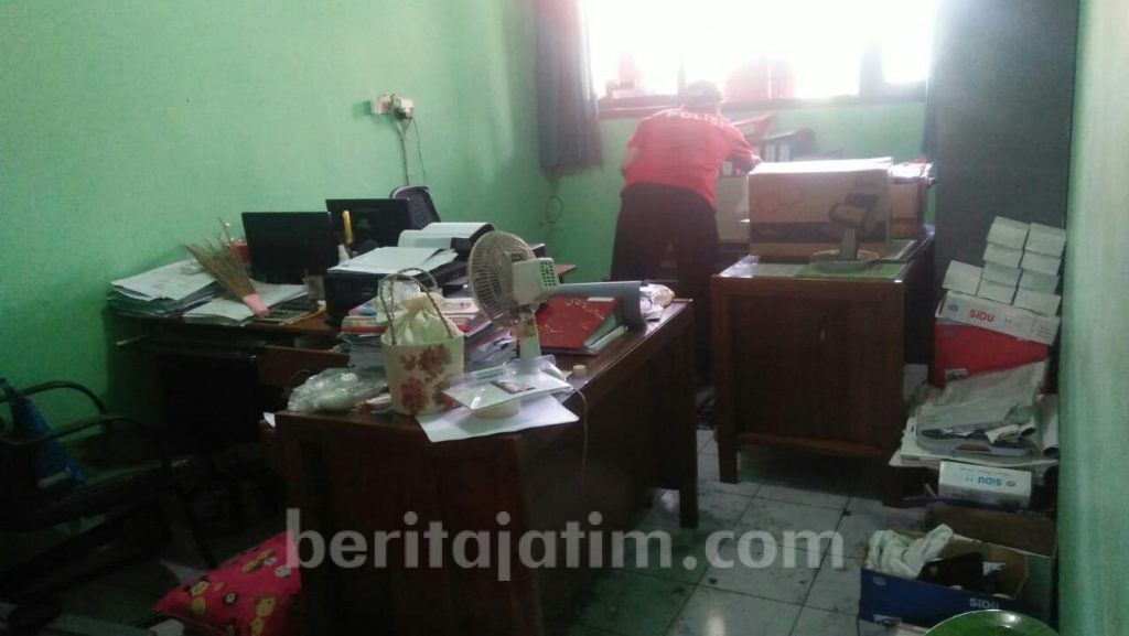 Kepala SMKN 1 Pungging: Uang Kesiswaan yang Dicuri