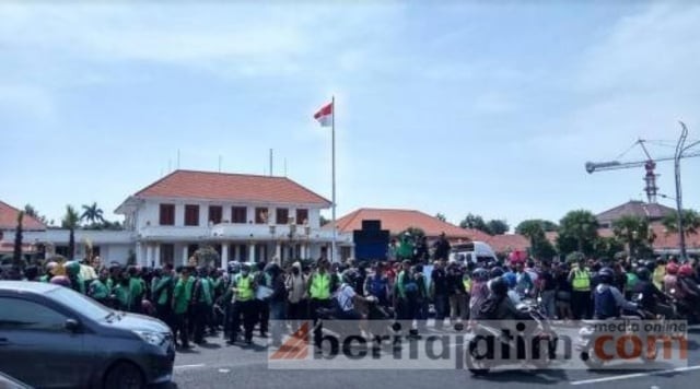 Hindari Jalan Ini di Surabaya, Ada Demo Ojek Online