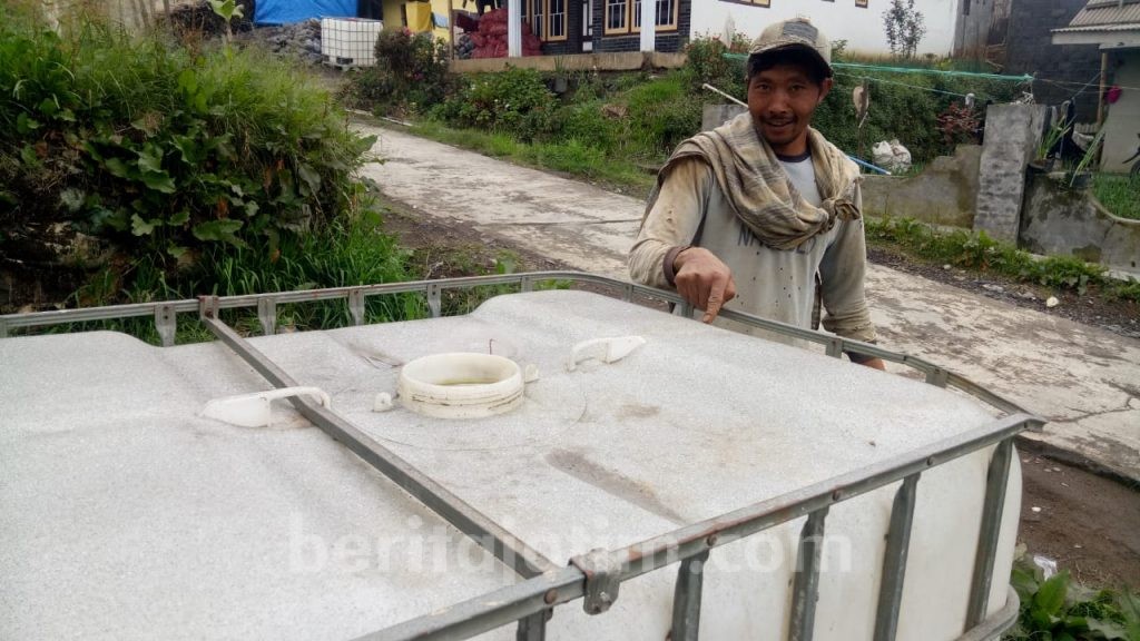 Desa Argosari Lumajang Terdampak Guyuran Abu Vulkanis Bromo