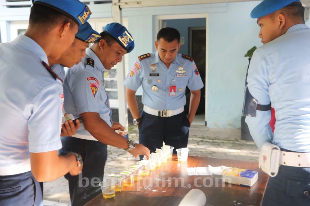 Mendadak, Prajurit TNI AU Jalani Tes Urine