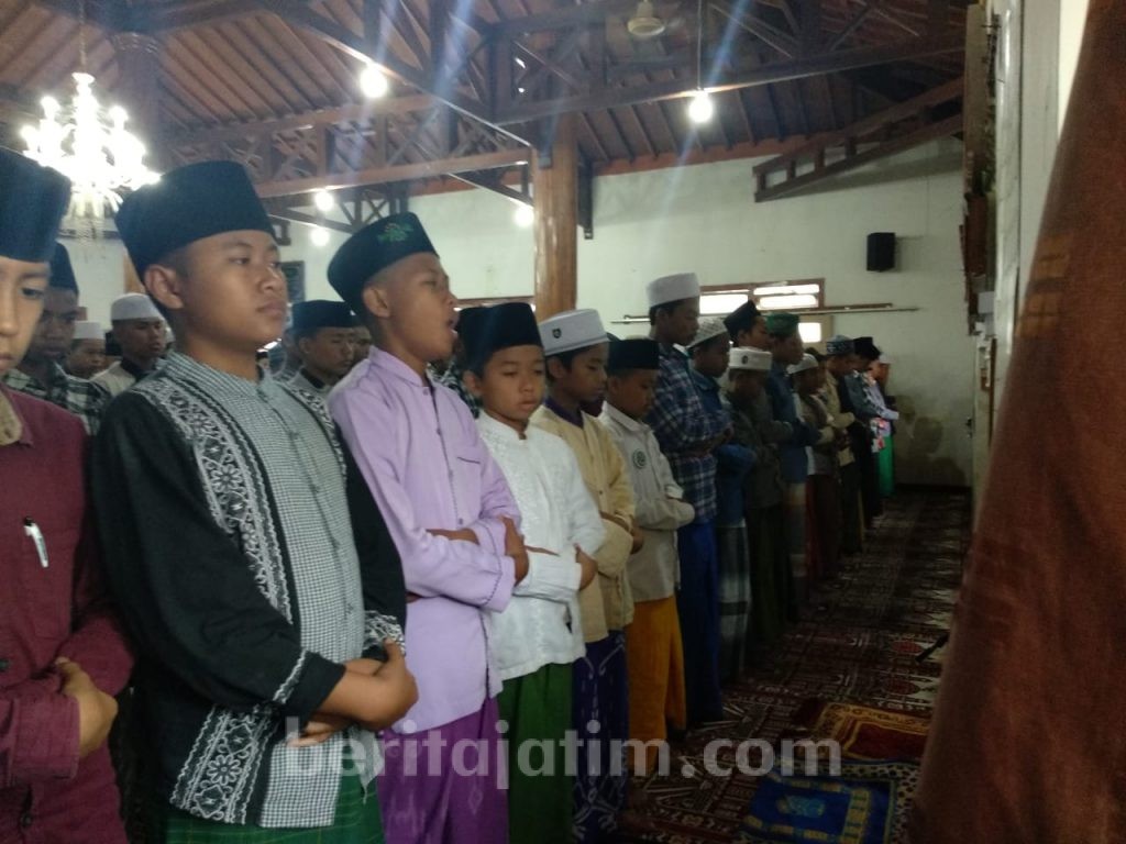 Santri Raudlotul Ulum Jember Salat Gaib untuk Korban Tragedi Selandia Baru