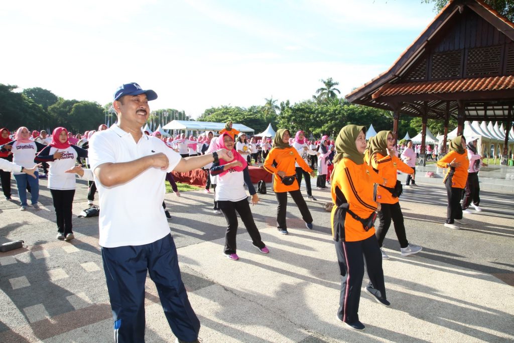 Perwosi Launcing Senam Segar Wangi dan Jalan Sehat Bareng