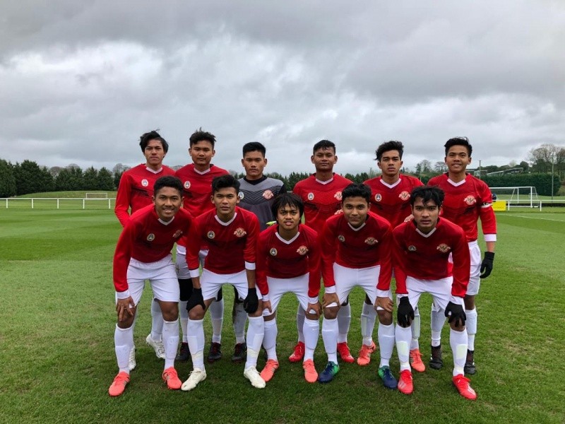 Lawan Huddersfield, Tim Garuda Select Bermain Imbang 2-2
