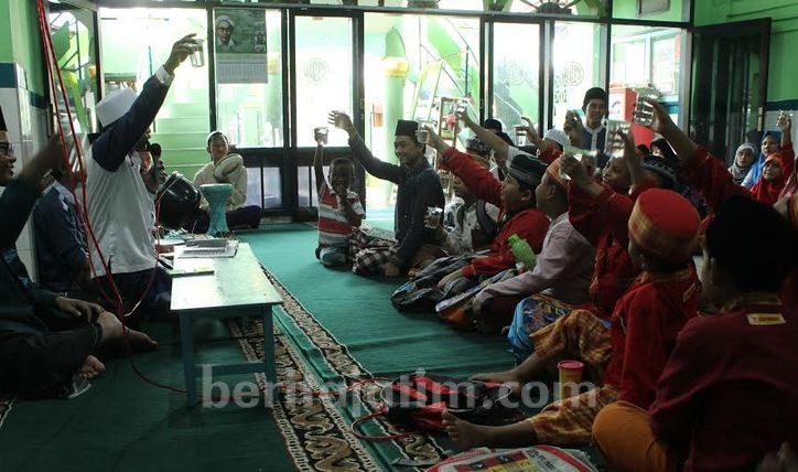 Padatnya Surabaya dan Tantangan Perayaan Isra Miraj untuk Anak-anak