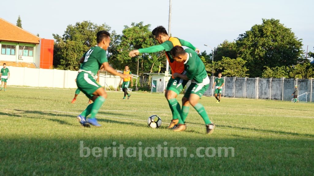 Training di Bali, Djanur Akan Hukum Pemain Persebaya Tidak Disiplin