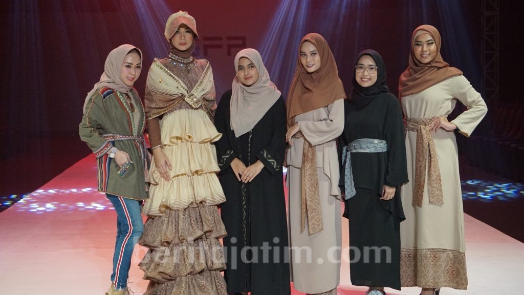 Fashion Bertema Calatgea Series, Perpaduan Sarung dan Sifon