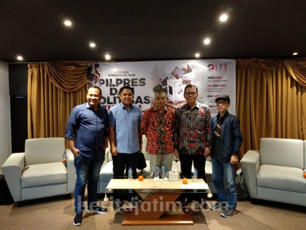 Masyarakat Diminta Kritisi Isu Politisasi Simbol Agama