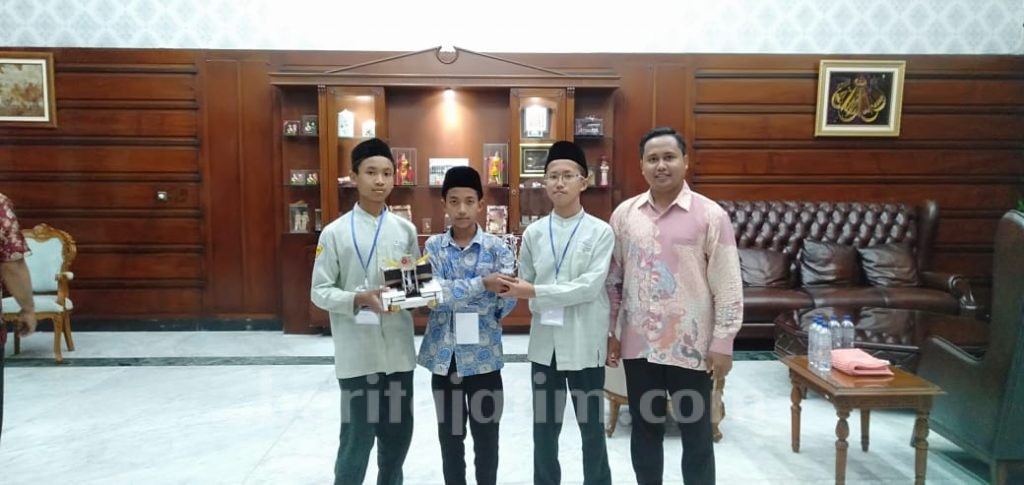 Kompetisi Robot, Santri SMPIT Darul Fikri Raih Juara Tiga