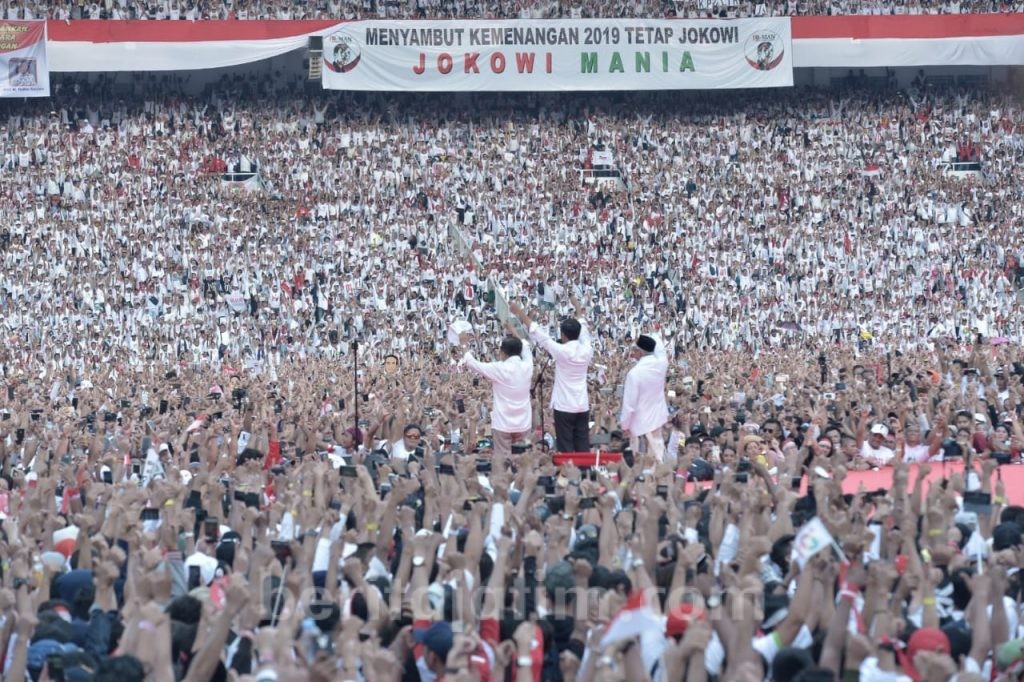 Cukup Menyentuh, Ini yang Dikatakan Jokowi di Depan Lautan Manusia