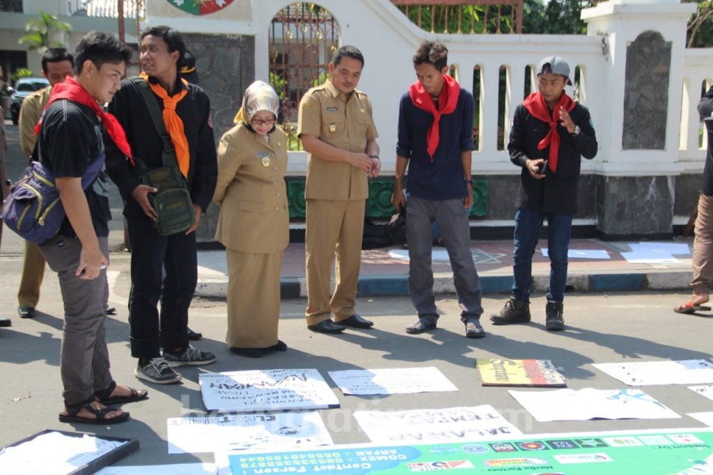Aksi Hari Bumi MPA Trisula Tarik Simpati Bupati