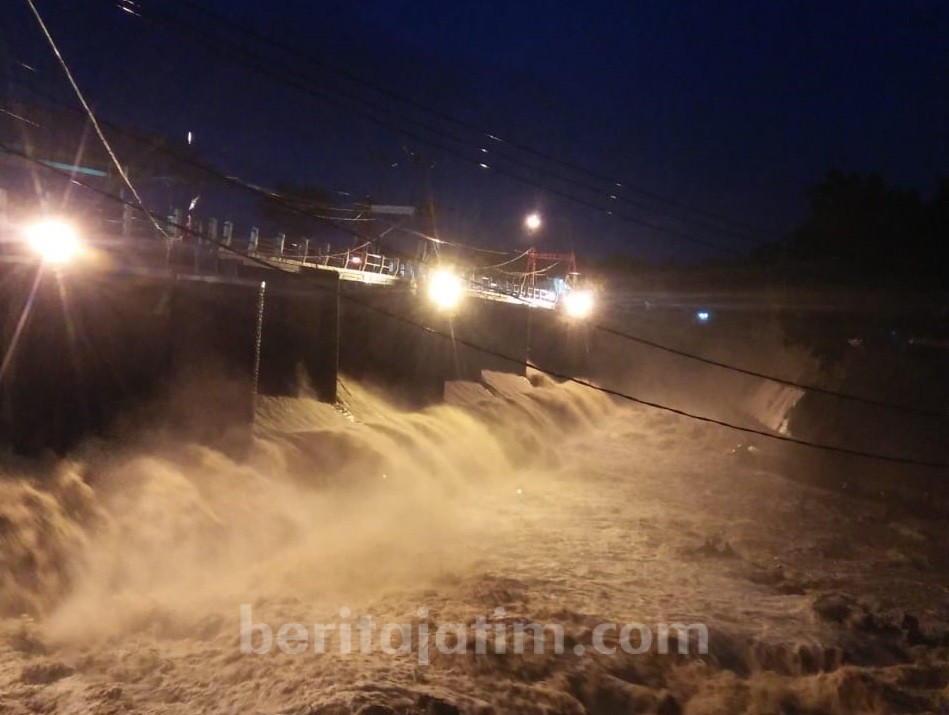 Banjir Jakarta, Dua Tewas dan Lebih Dua Ribu Jiwa Mengungsi