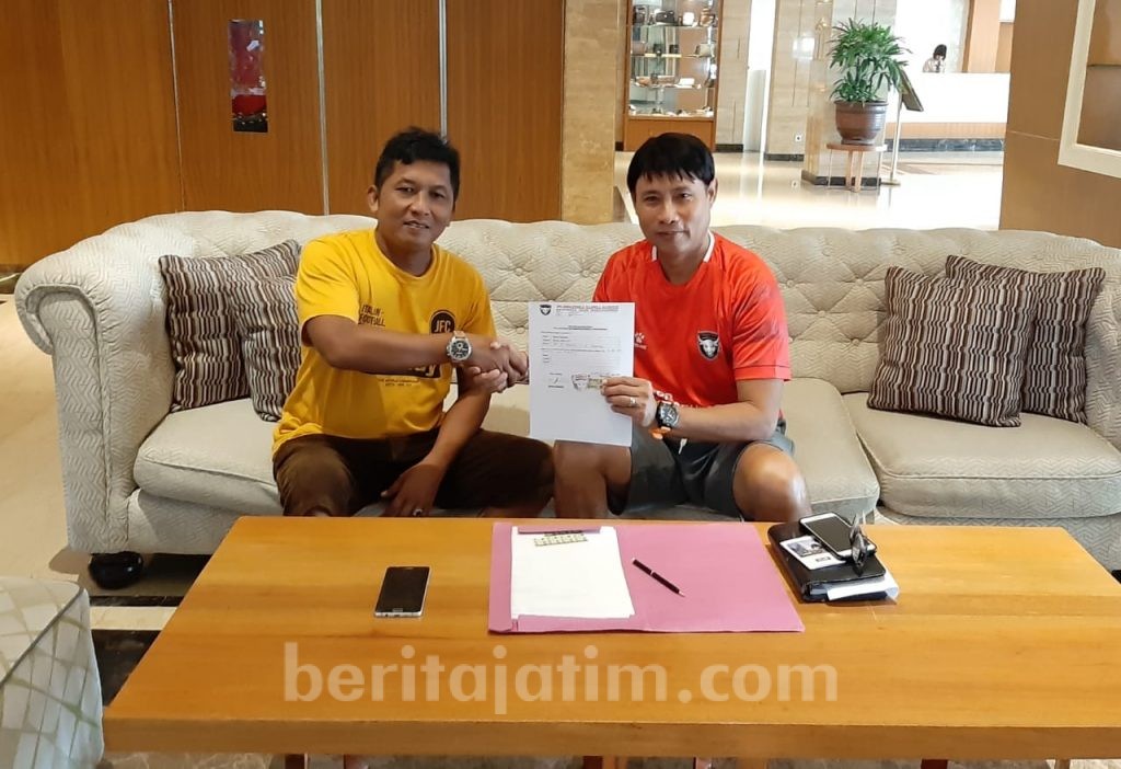 Madura FC Resmi Tunjuk Eduward Tjong Jadi Head Coach
