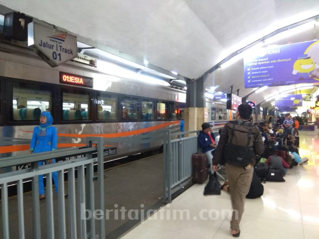 Ratusan Penumpang KA Tawangalun dari Malang Dibatalkan