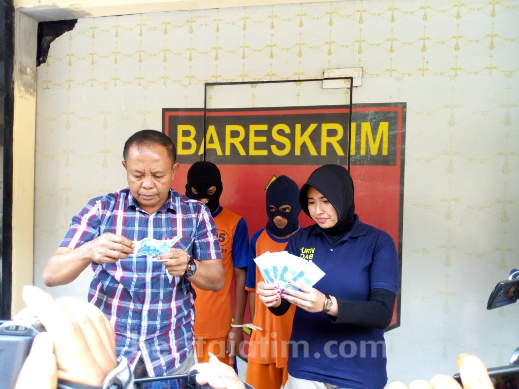 Bermodal Printer dan Kertas HVS, 2 Pemuda Ini Cetak Upal