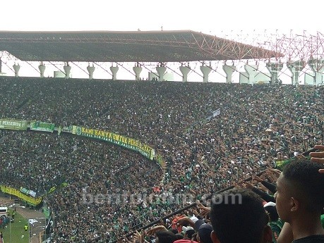 Bonek Banjiri Komentar Kekecewaan di Instagram Persebaya