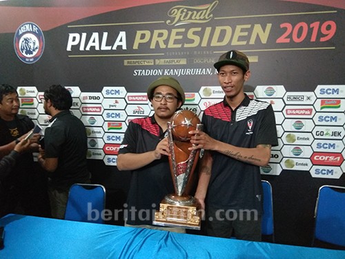 Banyak Batu Mulia Nusantara Dibalik Tampilan Baru Tropi Piala Presiden