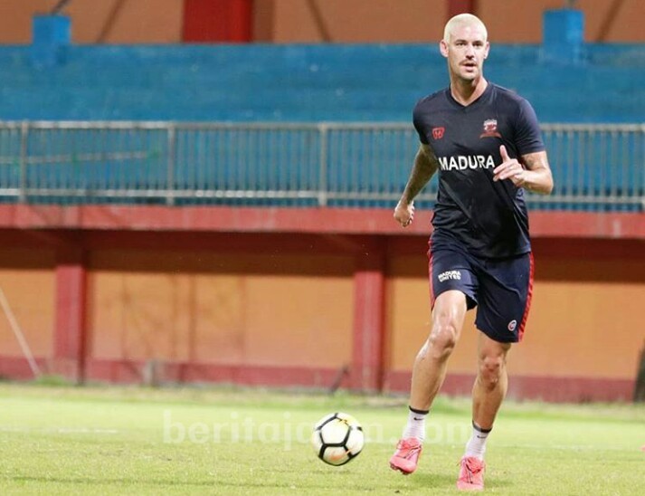 Dane Milovanovic Terancam Terpental dari Skuad Madura United
