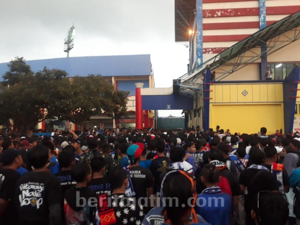 Tiket Ekonomi Arema FC Vs Persebaya Tembus Rp 150 Ribu