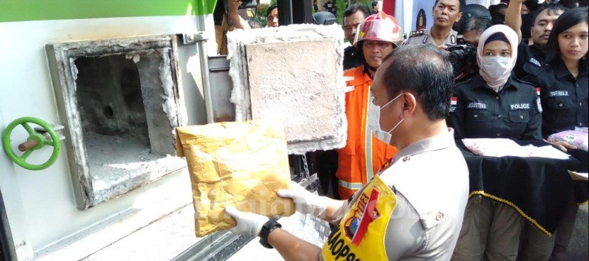 Dalam Waktu 3 Bulan, Polda Jatim Musnahkan 21 Kilo Sabu