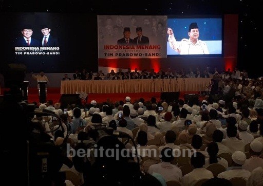 Para Pendukung Prabowo Sambut Rocky Gerung Bak Selebritas