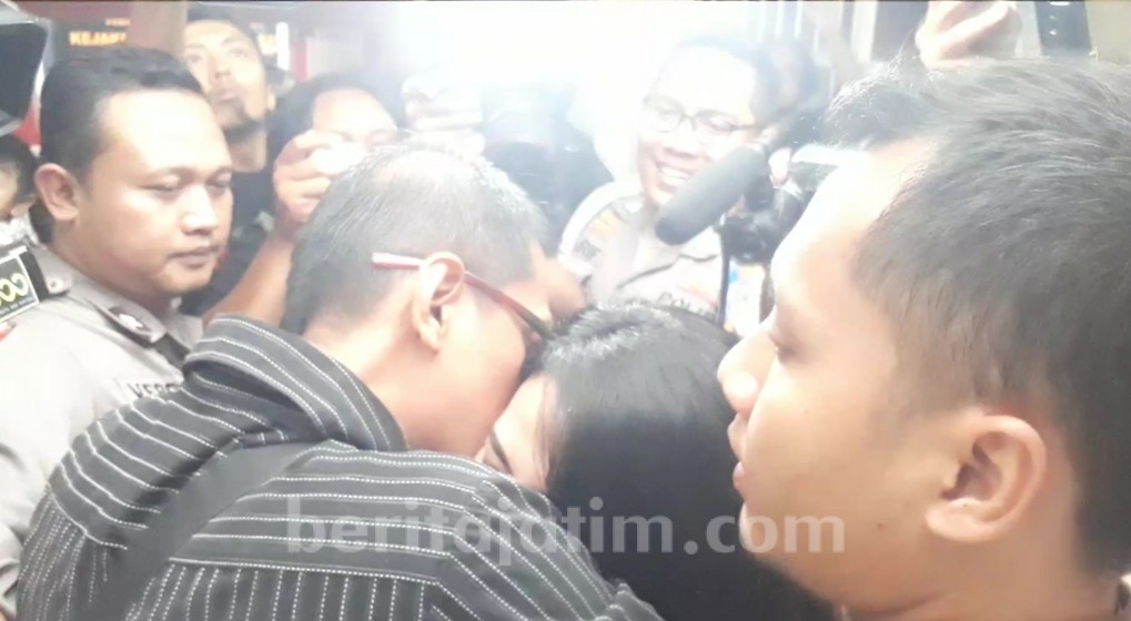 Sangat Mengharukan saat Vanessa Angel Bertemu Ayahnya