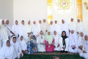 Gubernur Khofifah Tutup Tadarus Quran di Musala Grahadi