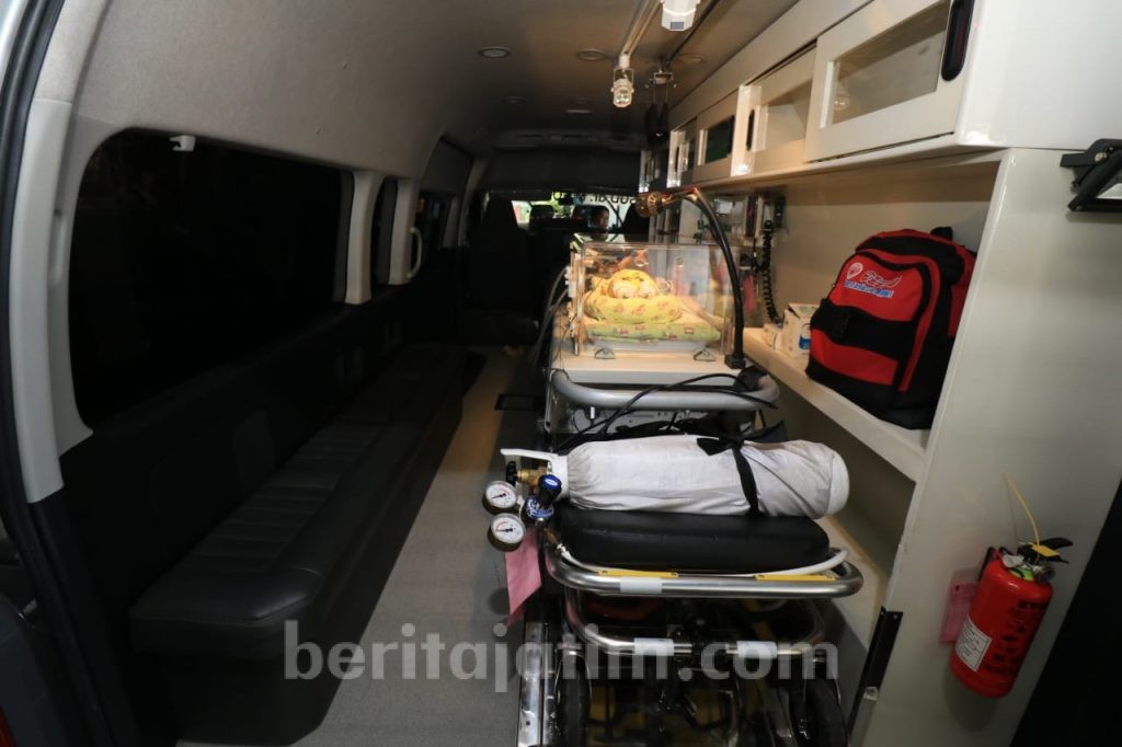 Di Surabaya, Ada Ambulan Khusus Bayi