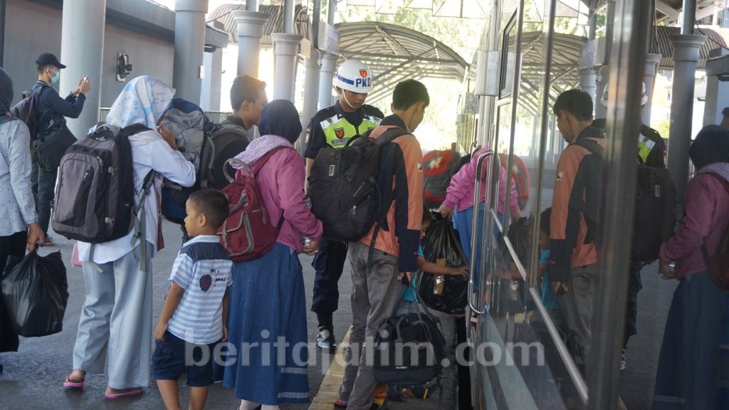 Tiket Kereta Api Jarak Jauh Ludes Pada Lebaran Kedua