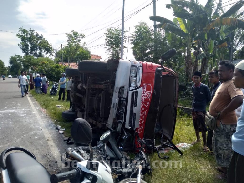 Mau Beli Bensin, Warga Sumenep Tewas Dihantam Bus Mini