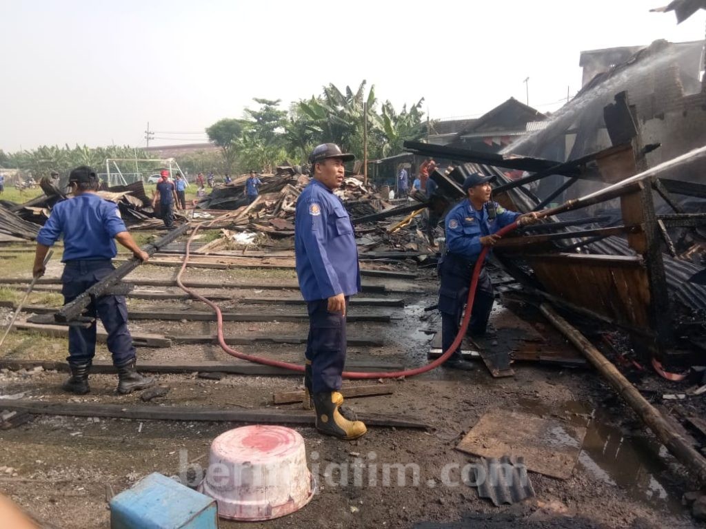 Home Industri Kerupuk Sari Bawang Terbakar