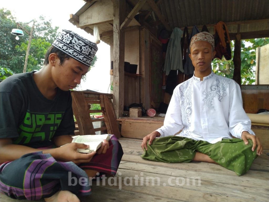 Kisah Penyandang Tuna Netra Hafal Alquran Asal Mojokerto
