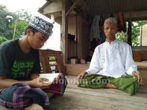 Kisah Penyandang Tuna Netra Hafal Alquran Asal Mojokerto