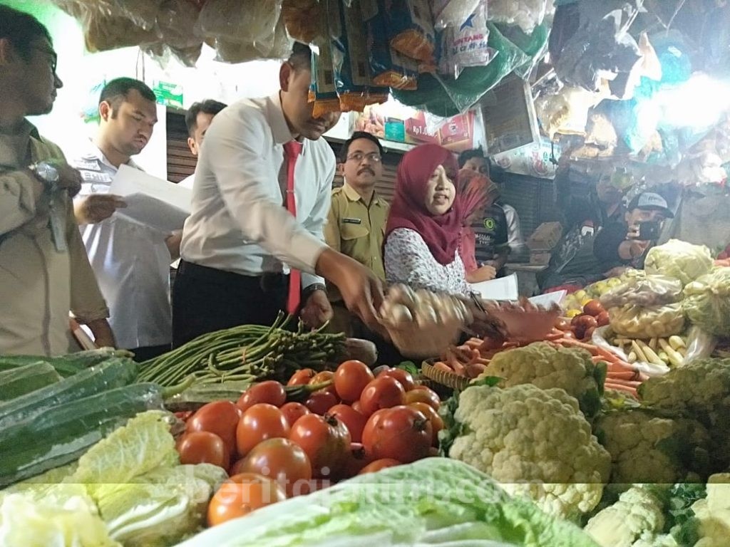 Tim Satgas Pangan Polresta Sidoarjo Sidak Pasar