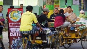 ‘Nyare Malem’ Ala Komunitas MPC Pamekasan