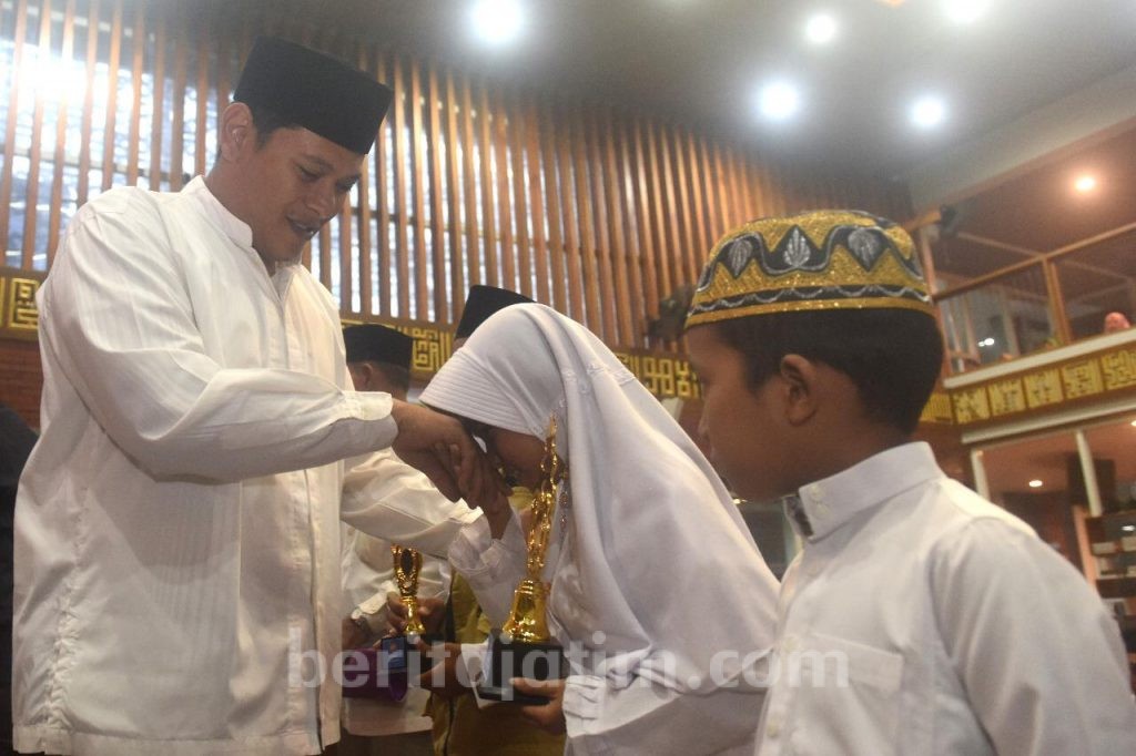 Walikota Kediri Safari Ramadan ke Masjid Al Khalid