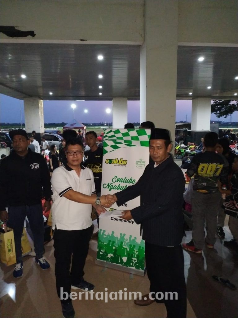 Komunitas Gila Motor dan Evalube, Ngabuburide dengan Anak Yatim