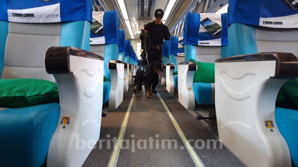 Masa Mudik Hari Pertama, KAI Tambah Personel Keamanan
