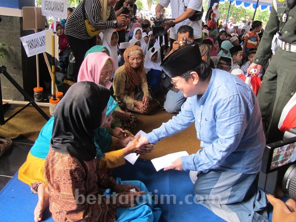 PT ACA Malang Santuni Puluhan Ribu Yatim-Piatu