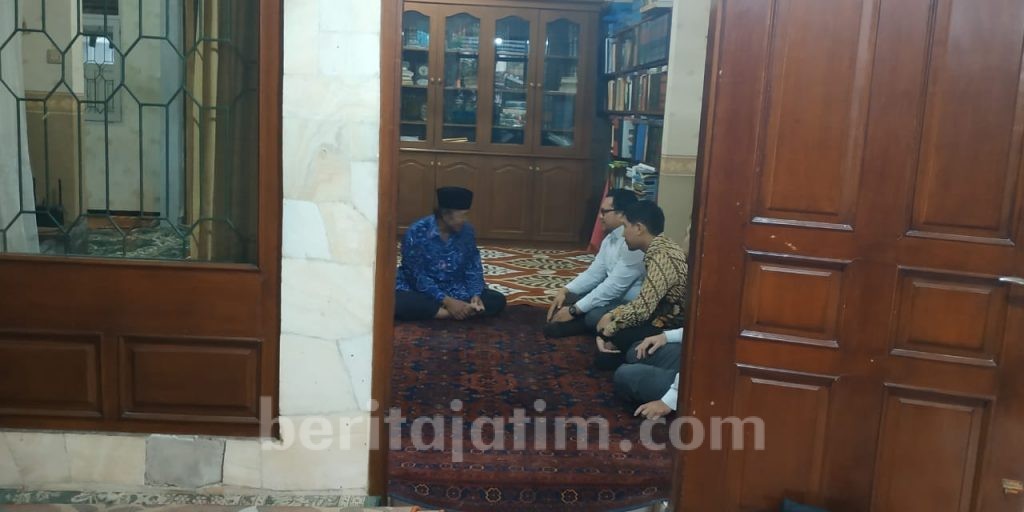 Kiai Tolchah Hasan adalah Pendiri Kampus Terbesar NU